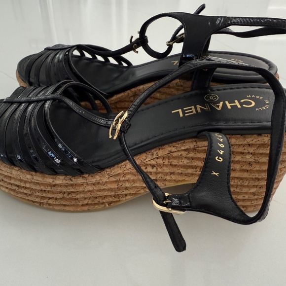 CHANEL Black Patent leather Cork Heel Platform Wedges CC Logo - Picture 4 of 10